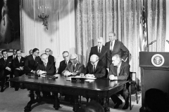 27 Gennaio 1967: Rappresentanti di 62 nazioni firmano “l’Outer Space Treaty”.