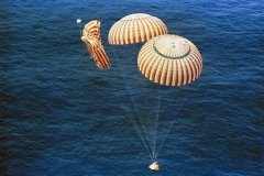 7 Agosto 1971: Splashdown nell’Oceano Pacifico dell’Apollo XV