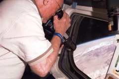 STS-95 - Discovery porta in orbita John Glenn